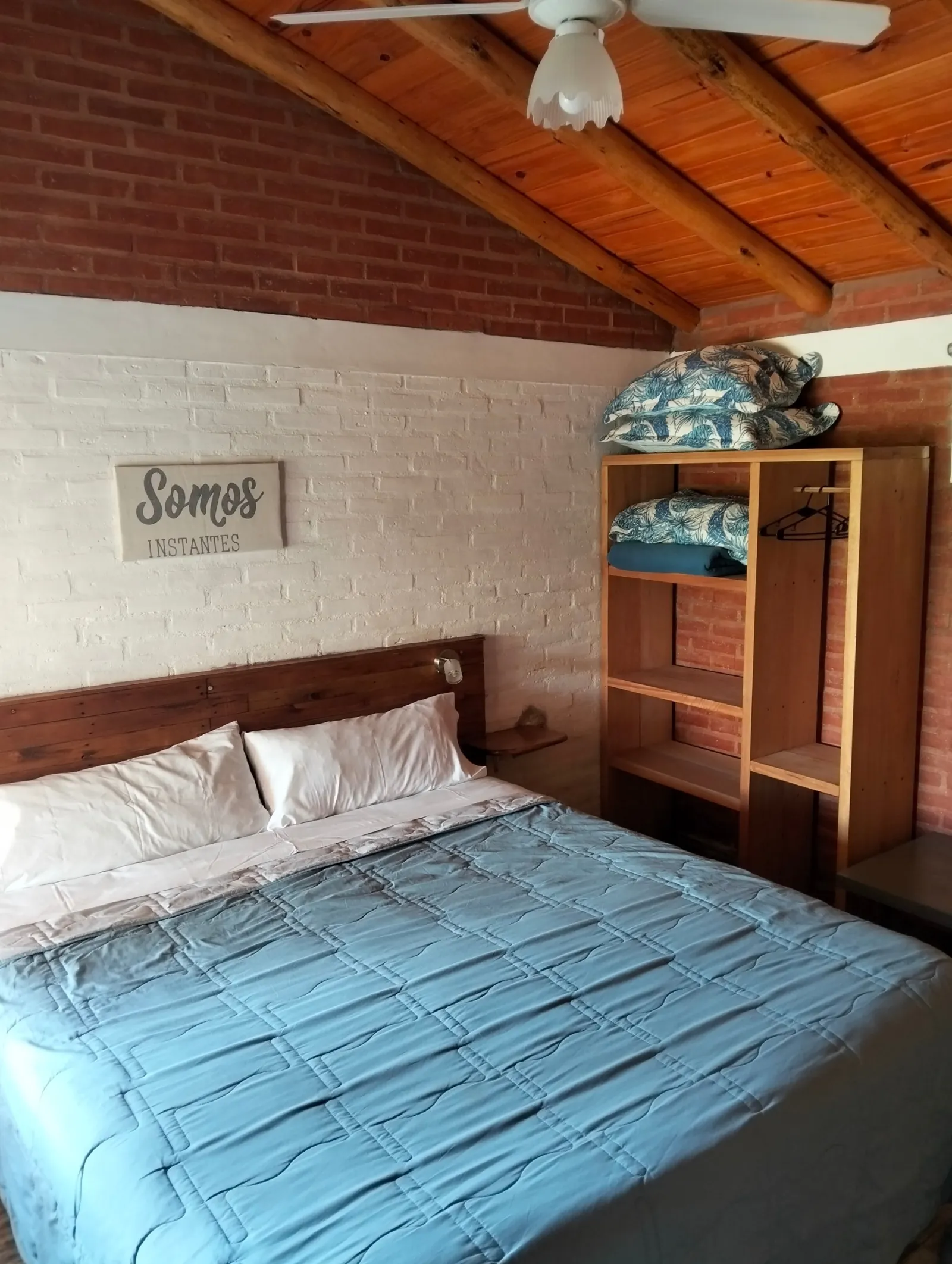 Dormitorio con king side cabaña premiun