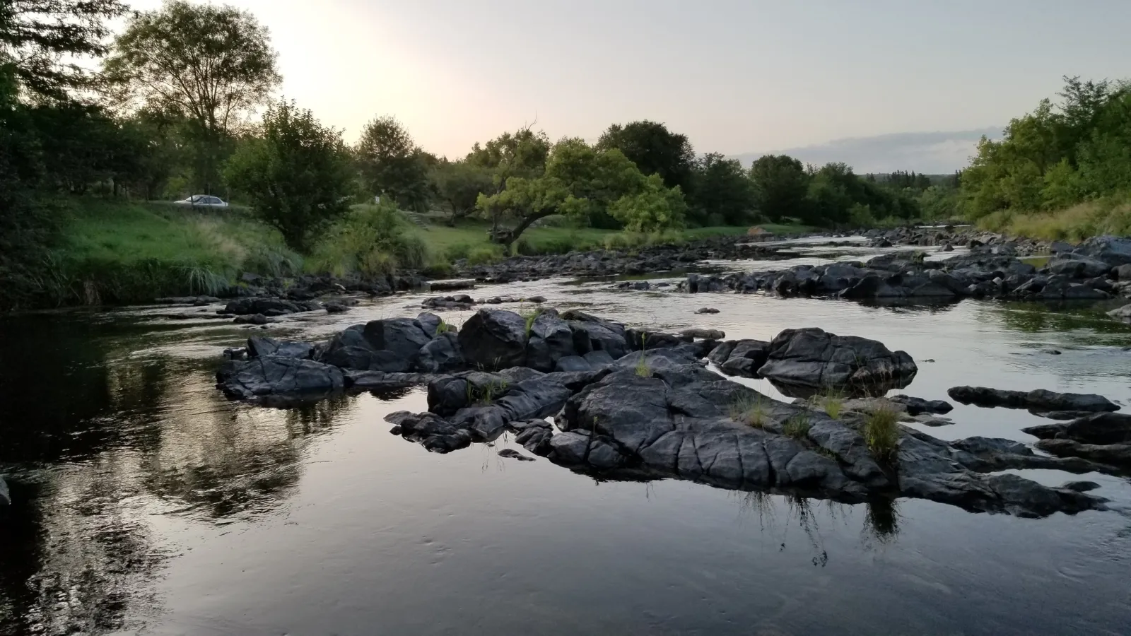 Foto de El Rodeo Cabañas a orillas del Río Sta. Rosa